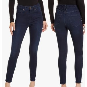 Good American Good Legs Skinny Jeans